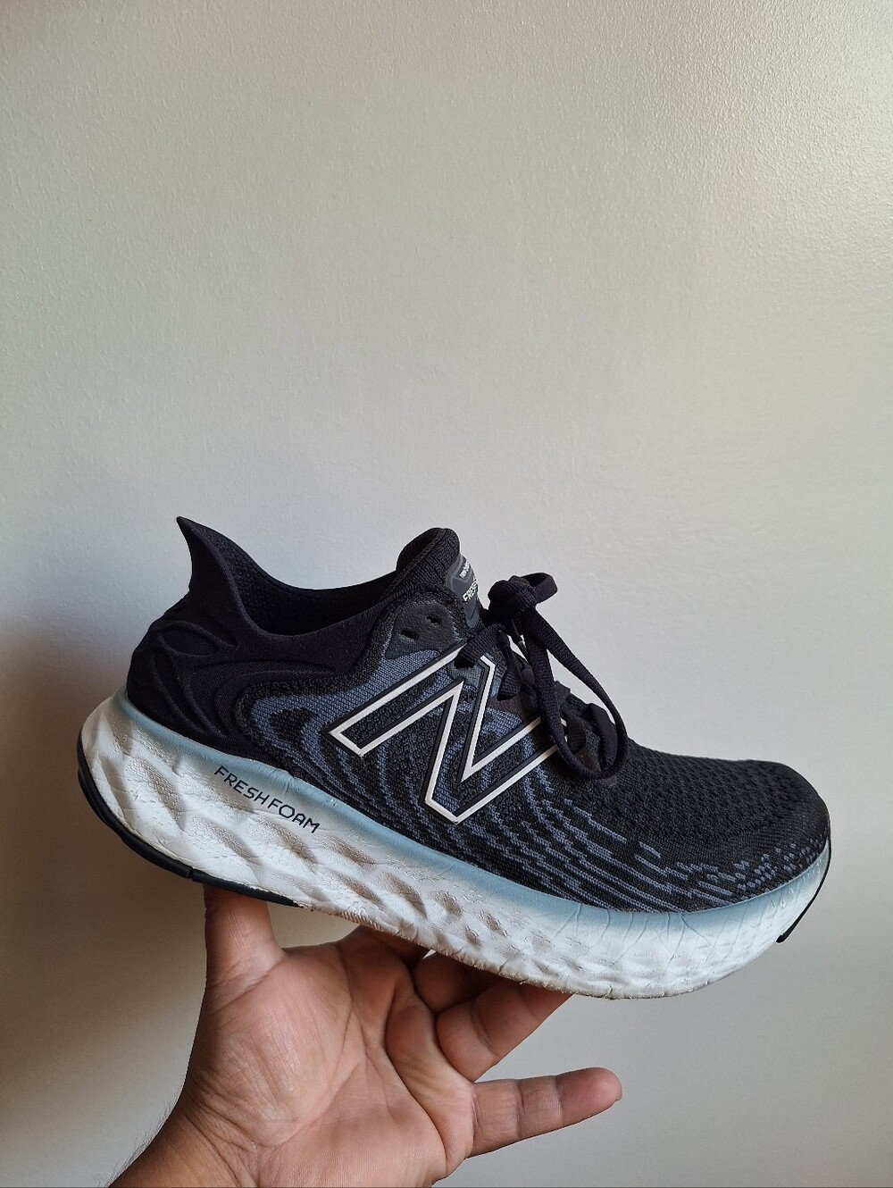 New Balance Fresh Foam 1080v11 Women's Black And White Size 7.5 - Picture 13 of 13